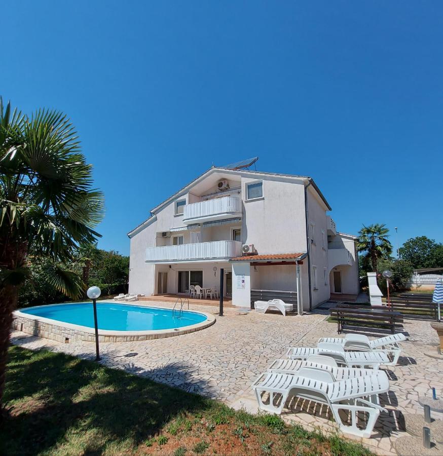 Apartments Vila Marinela Пореч Екстер'єр фото