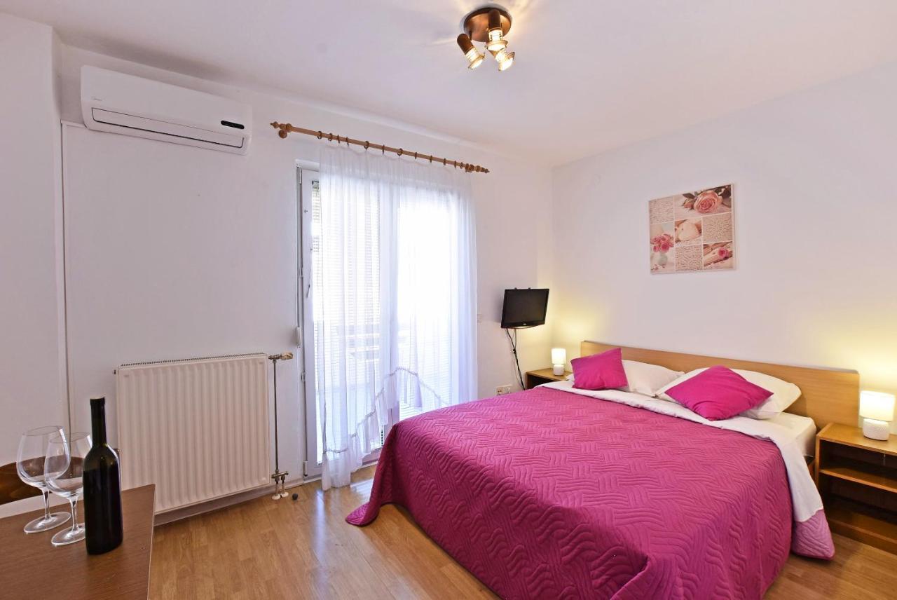 Apartments Vila Marinela Пореч Екстер'єр фото